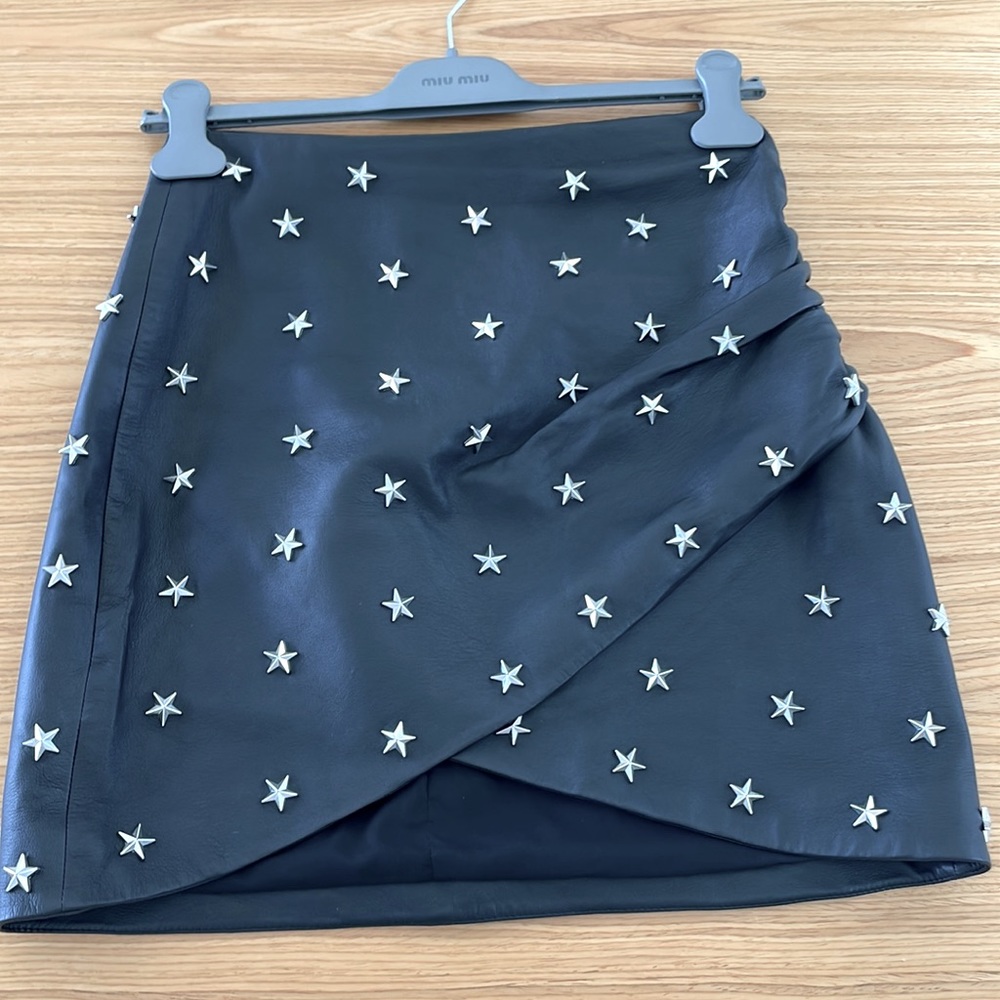 Alice and Olivia skirt size 4